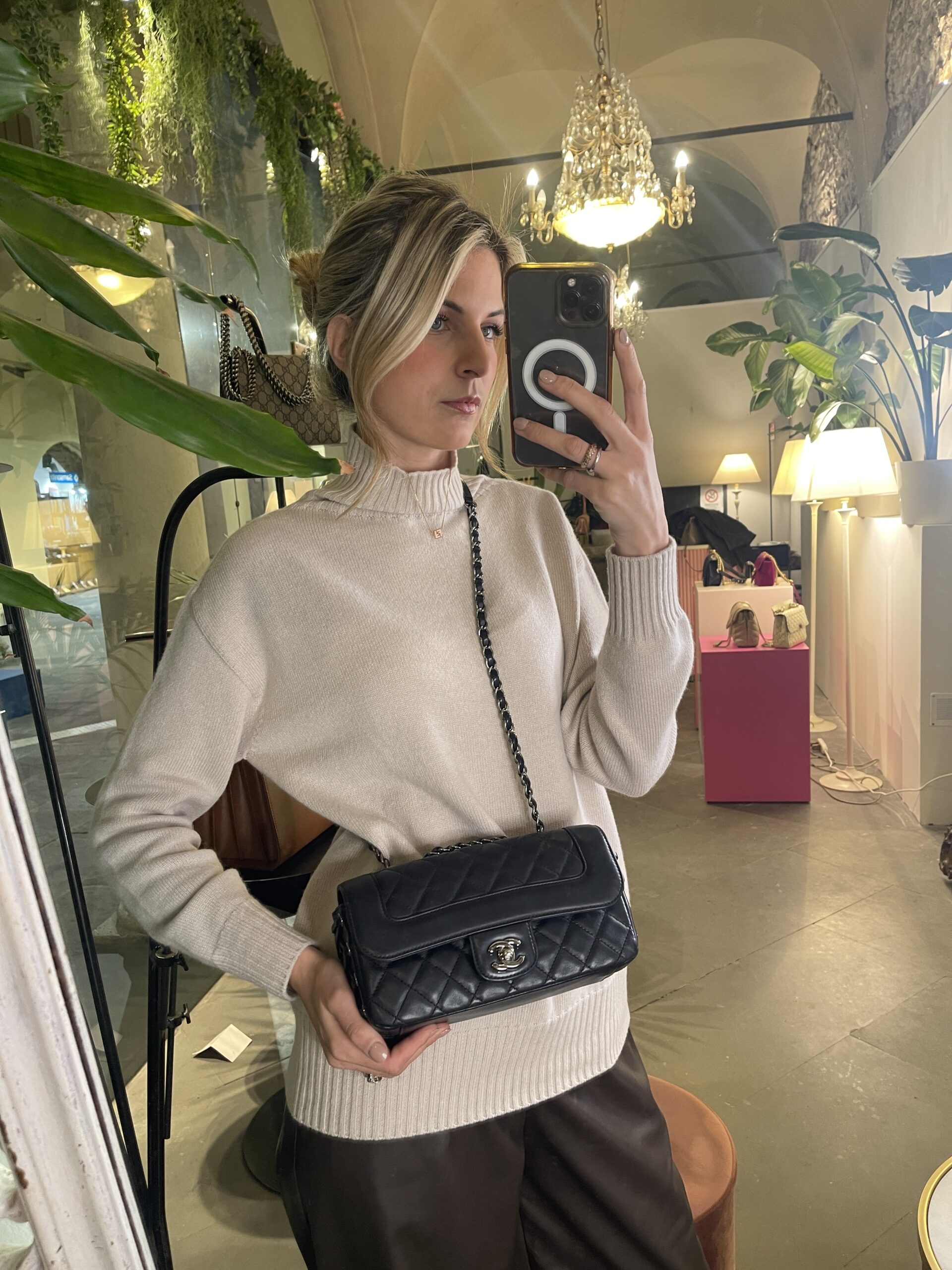 Chanel Coco Rider Flap Bag - immagine 9